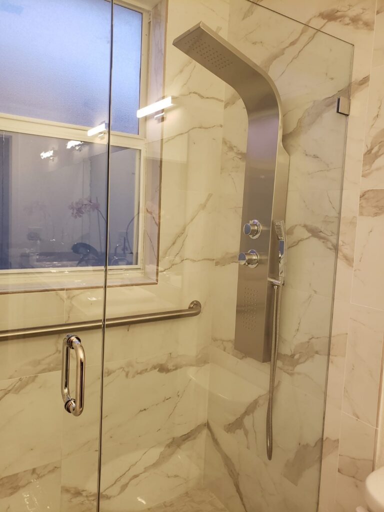 Creación de duchas a medida en Miami para renovaciones duraderas